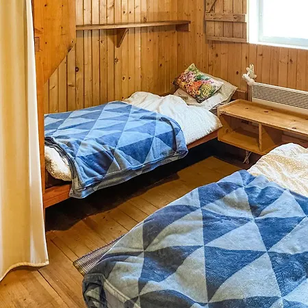 2 Bedroom Beautiful In Feriehus