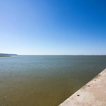 Feriehus 2 Bedroom Beautiful In